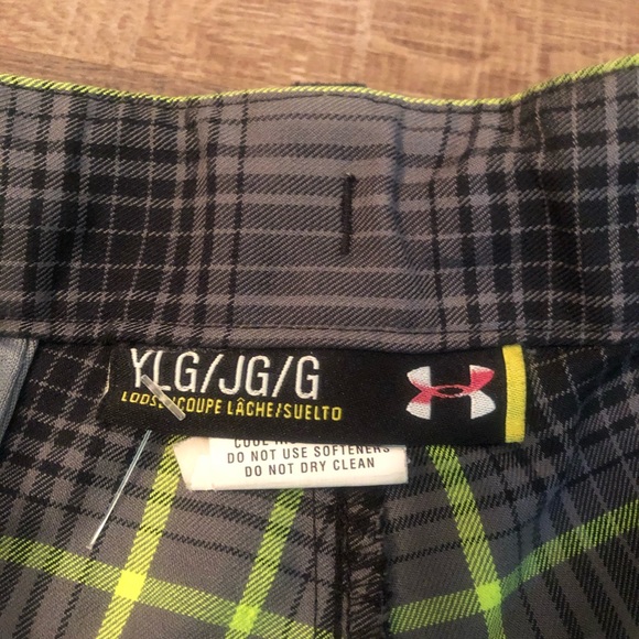 Boys under armor shorts NEW ADD - Picture 3 of 3